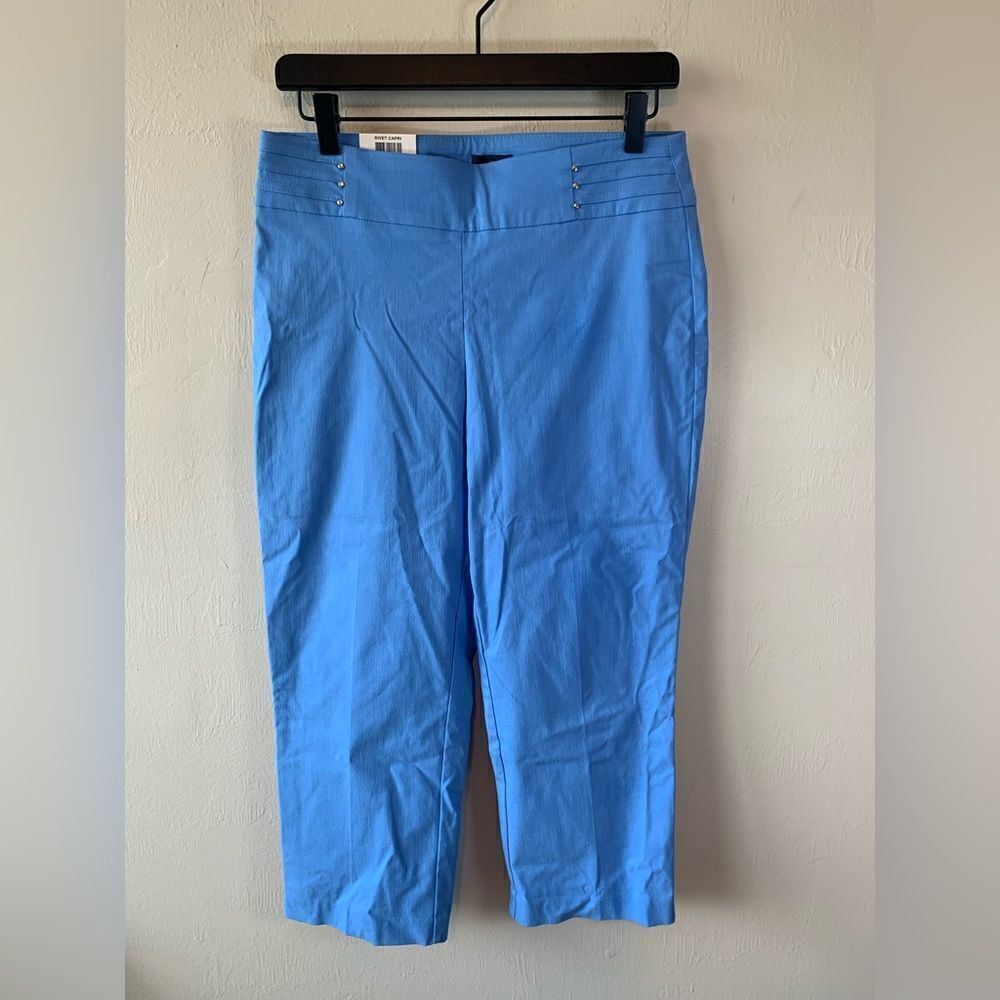 JM Collection NWT blue capris size S